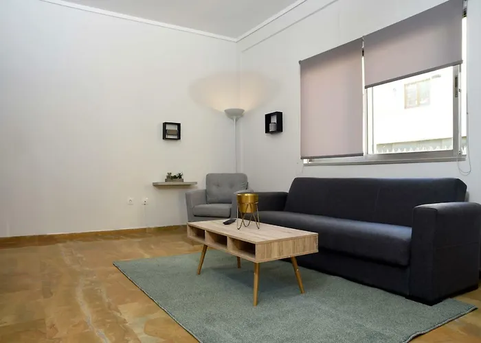 Delmare Aristotelous 7